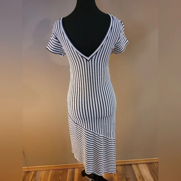 ZARA Bodycon V Neck Front and Back Asymetical A-Line Midi Dress, Size Medium - Picture 5 of 16